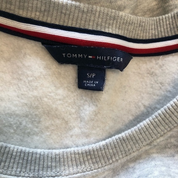 Tommy Hilfiger Crewneck Cropped Crewneck Pullover Grey Sweater Small - Picture 3 of 5
